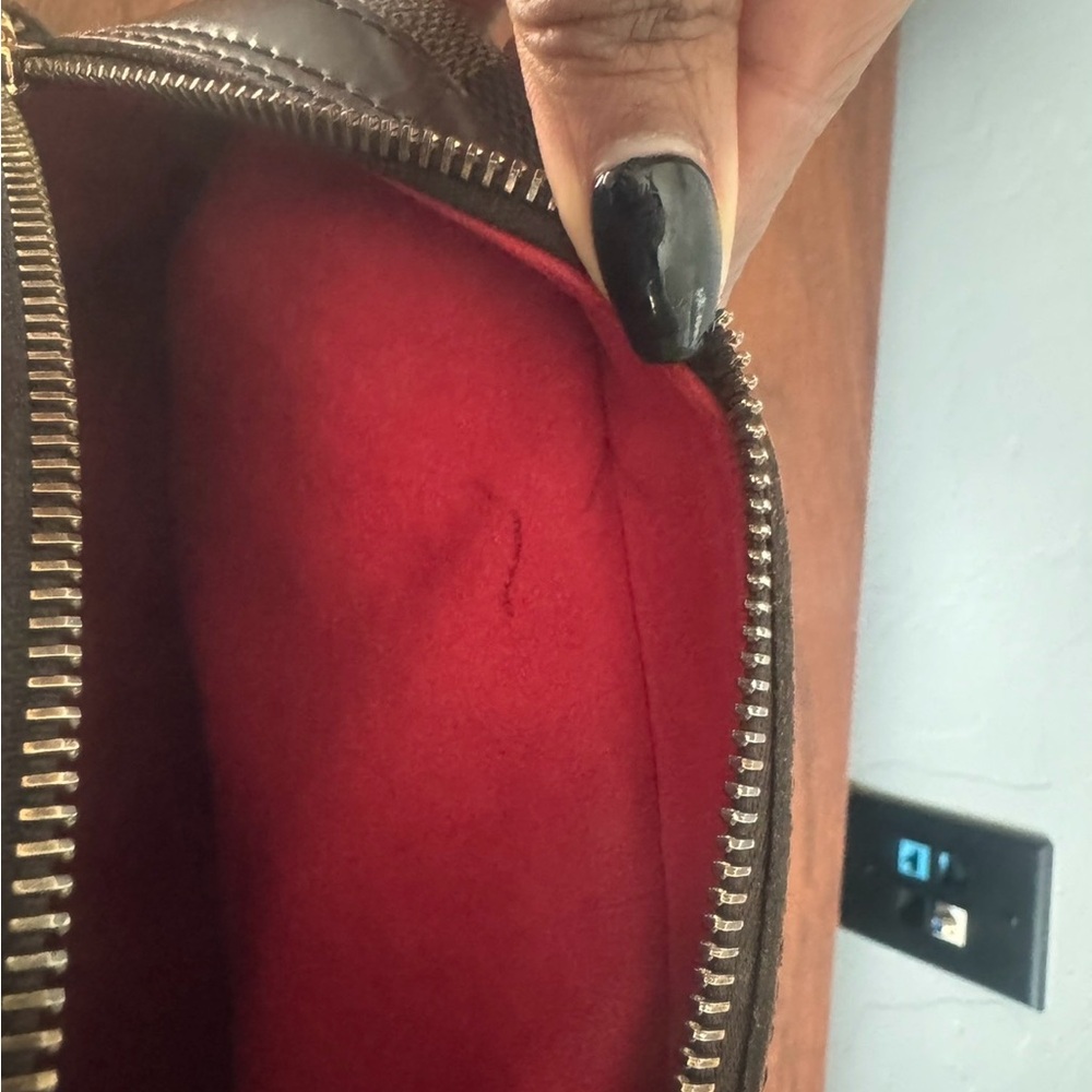 Louis Vuitton Duomo *Authentic* - Picture 7 of 10
